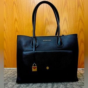 Michael kors black purse